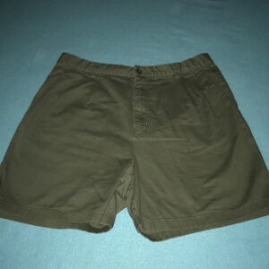 CHEROKEE pleated shorts button zipper closure 3 pockets, olive green NEW size 16